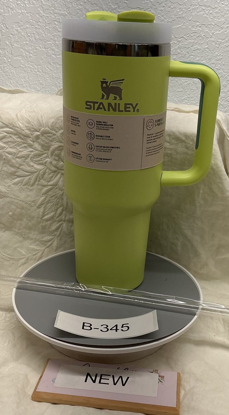 NEW IN BOX, BRITE YELLOW STANLEY 40oz TUMBLER B-345